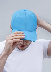 turkusowa czapka z daszkiem ACTION