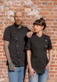 Mężczyzna i kobieta w bluzach kucharskich, czarnych, z krótkimi rękawami, ROCK CHEF Stage2
